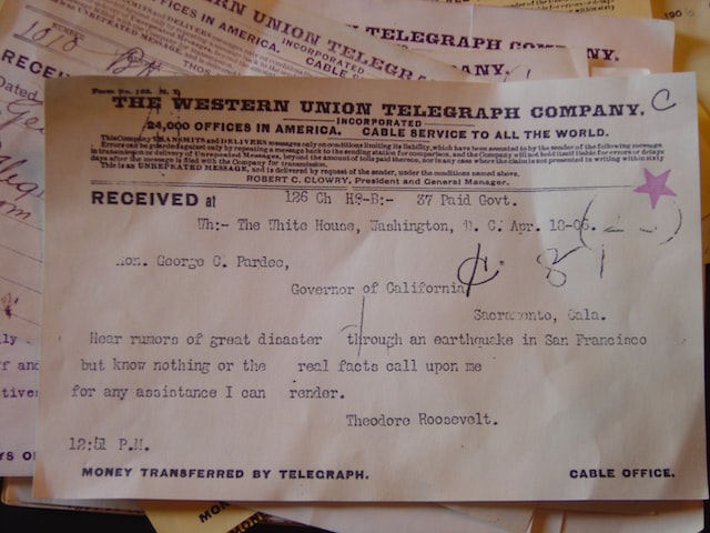 書評】 【出会い・本・人】教会なき人のための聖書─塚本虎二と標準